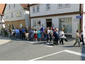 Fronleichnamsprozession durch die Straßen von Naumburg (Foto: Karl-Franz Thiede)